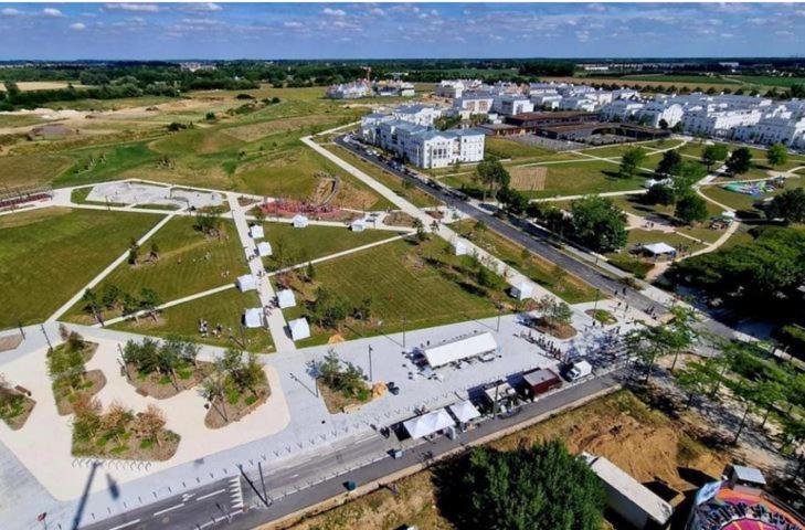 3 Room Flat In Parklane - 1,5Km Disney Серри Экстерьер фото